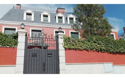 Chalet en alquiler en Aravaca