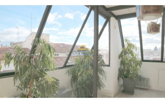 Ático en alquiler en Universidad-Malasaña