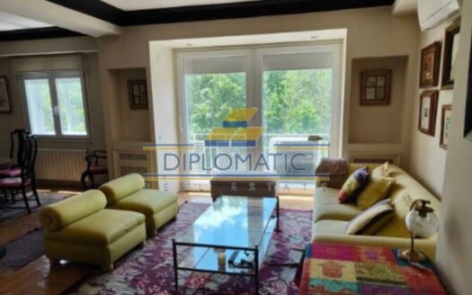 Piso en alquiler en Cuatro Caminos