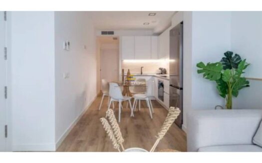 Apartamento en alquiler en Cuatro Caminos