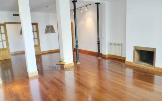 Piso en alquiler en Almagro