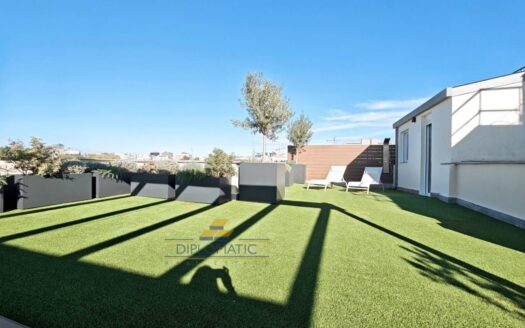 Ático en alquiler en Castellana