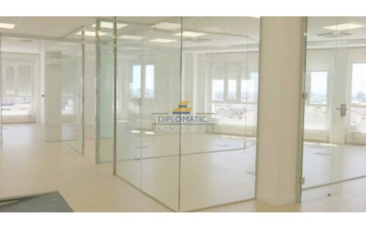 Oficina en alquiler en Cuatro Caminos