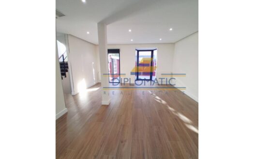 Chalet pareado en alquiler en Hispanoamérica