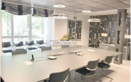 Oficina en alquiler en Cuatro Caminos