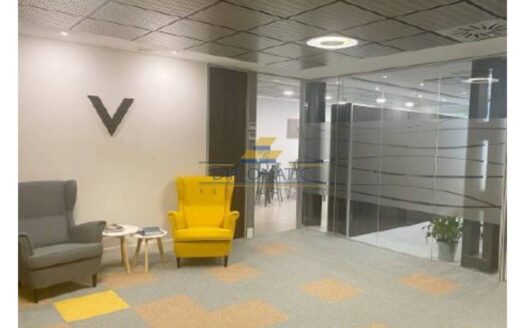 Oficina en alquiler en Cuatro Caminos