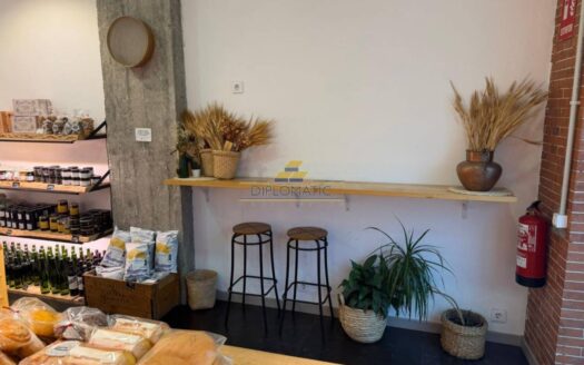 Local en traspaso en Trafalgar