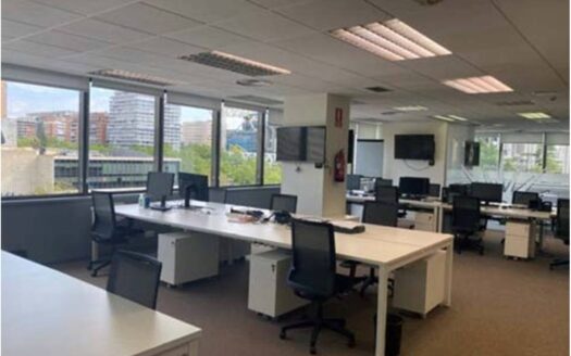 Oficina en alquiler en Cuatro Caminos