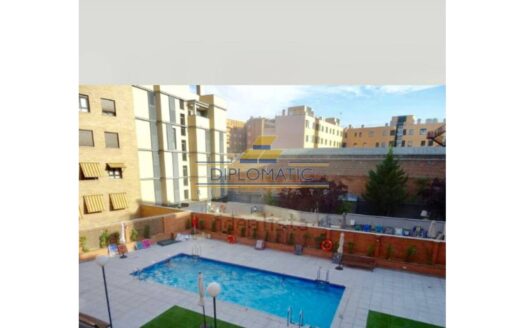 Piso en alquiler en Adelfas